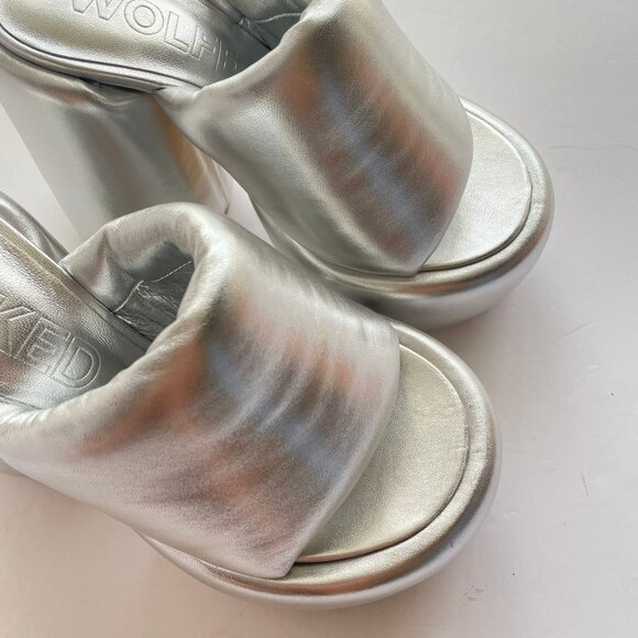 Naked Wolfe Wow Silver Leather Platform Sandals Size 7 Padded Heel Embossed Logo - Picture 5 of 6